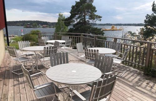 Vaxholm Hotel | Welcoming Sjövillan B&B: A Family-Friendly Retreat