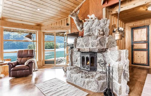 Etne House | Relax at Sjbris: Oceanfront Retreat with Great Reviews