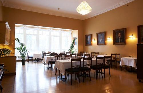 Horten Hotel | Ocean View Retreat at Sjømilitære Samfund - Family Friendly