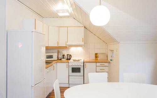 Mandal Apartment | Oceanfront Retreat at Sjøsanden Ferietun for Families