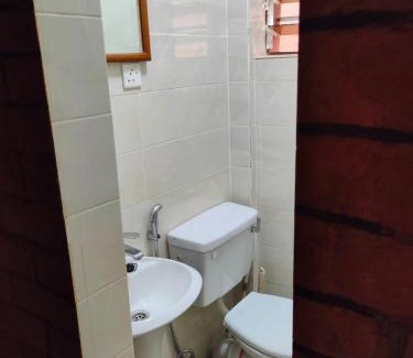 Serrekunda Apartment | Pet-Friendly SJ Kololi Apartments with Great Guest Ratings