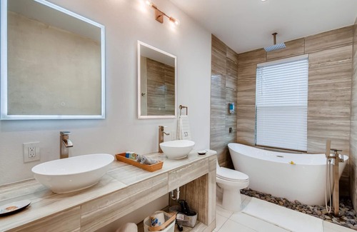 Near East Side Bed & Breakfast | Stylish Suites in Downtown - Rated 9.2/10 with Kitchen