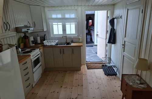 Jomfruland Cabin | Charming Stabbur in the Heart of Kragerø Skjærgård