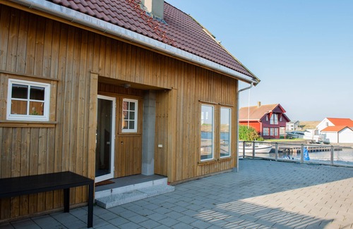 Kvitsoy House | Sjøhus Knut - cabin by the sea, and immediate proximity to nature and sea