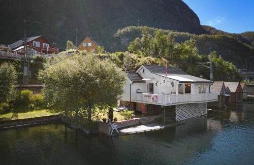 Vaksdal Municipality Villa | Exclusive Sjötun Fjord Cabin with Scenic Ocean Views