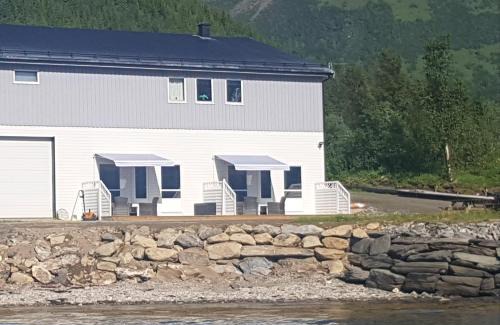 Tromso Apartment | Discover Sjursnes Fjordferie: Family-Friendly Retreat