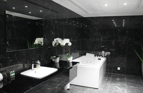 Skanninge Hotel | Discover Skänninge Stadshotell: Pet-Friendly & Family Fun