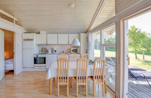 Skaerbaek Apartment | Discover Skærbækcentret: Pet-Friendly Retreat with Spa