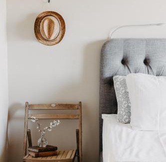 Simris Bed & Breakfast | Discover Sköllengården: Pet-Friendly Retreat with Hot Tub