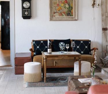 Simris Bed & Breakfast | Discover Sköllengården: Pet-Friendly Retreat with Hot Tub