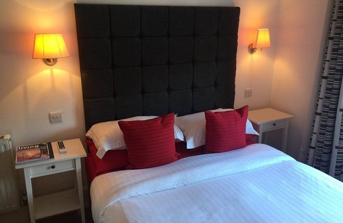 Henfield Hotel | Budget-Friendly SK George Hotel with Family Amenities