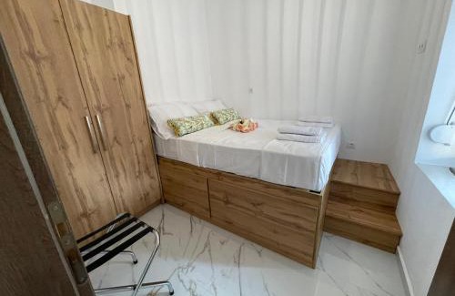 Koum Kapi Apartment | Elegant SK Luxury Residence: Rated 9.7/10 & Family-Friendly