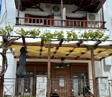 Neo Klima Apartment | Pet-Friendly SK Studios & Apartments with Ocean Views