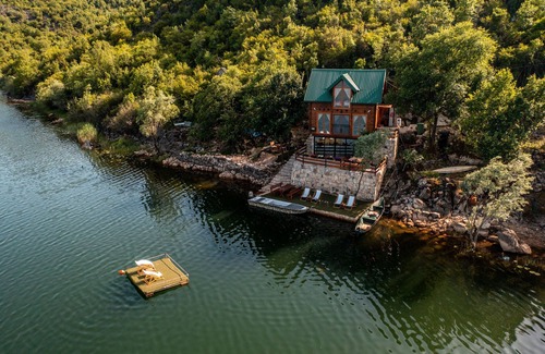 Karuc House | Waterfront Two-Bedroom Retreat at Skadar Lake