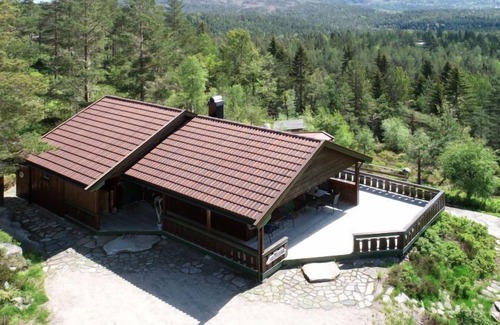 Nissedal House | Exceptional Skafjellstoga with Spa & Lake View Amenities