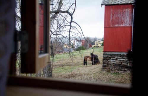 Galaa Apartment | Discover Skanckegårdene AS: Pet-Friendly Retreat with Hot Tub