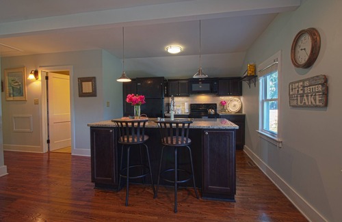 Skaneateles Apartment | Pet-Friendly Skaneateles Carriage House Near the Village