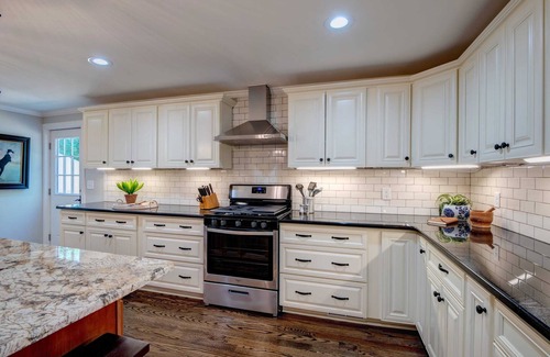 Sennett House | Pet-Friendly Retreat in Skaneateles Near Downtown Amenities