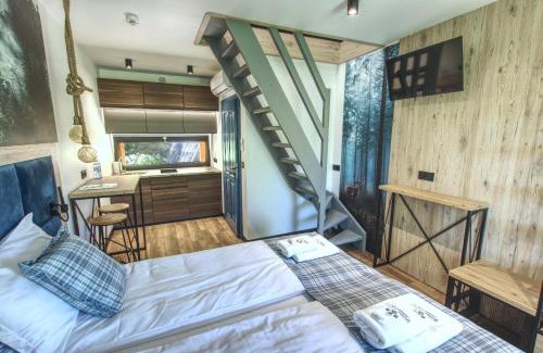 Kryspinow Apartment | Discover Skansen Forest: Pet-Friendly Retreat with Breakfast