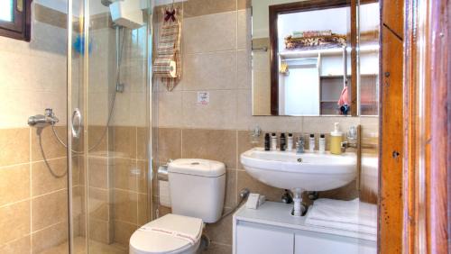Termenades House | Skaros House