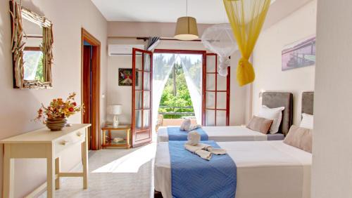 Termenades House | Skaros House