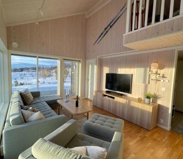 Al House | Guest Rated: Skarvebo Cabin with Breathtaking Views