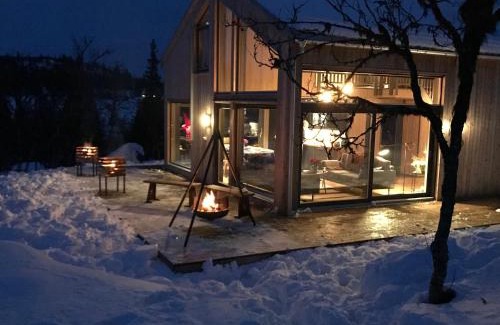 Al House | Modern Skarvhytta with Prime Location for Family Getaways