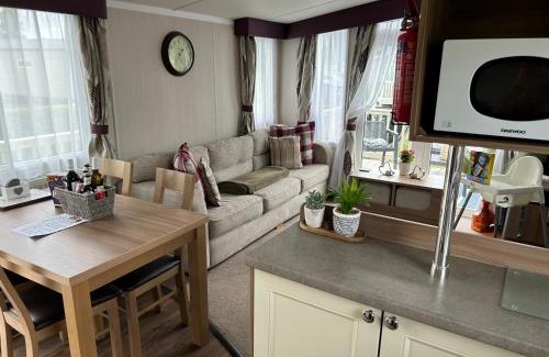 Skegness House | Skegness - Butlins Site -3Bed Caravan -PetFriendly