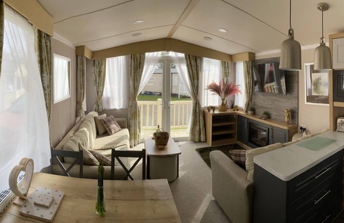 Skegness Cabin | Skegness -Butlins Site -3 Bed Caravan -PetFriendly