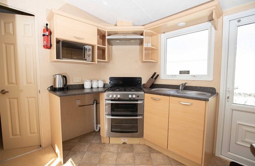Chapel Saint Leonards Cabin | Relaxing Skegness Holidays with Pool and Breakfast Included