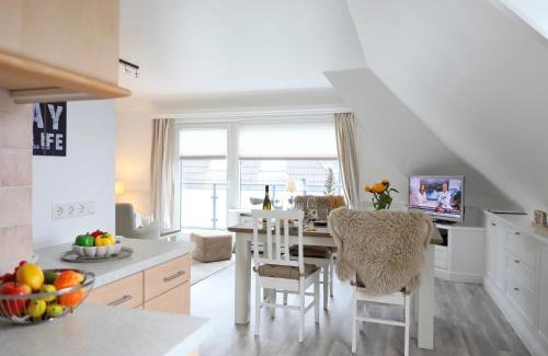 Großmorsum Apartment | Cozy Skellinghörn 24, W5: Family-Friendly Getaway