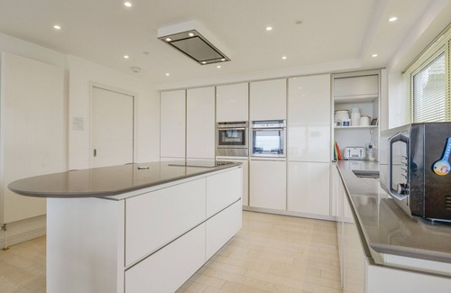 Strete Cottage | Family-Friendly SKERRIES: Cozy Cottage in Scenic Strete