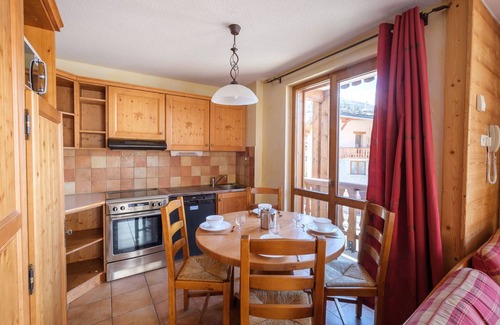 Lanslevillard Condo | Ski aux pieds | Vues imprenables | Piscine + sauna