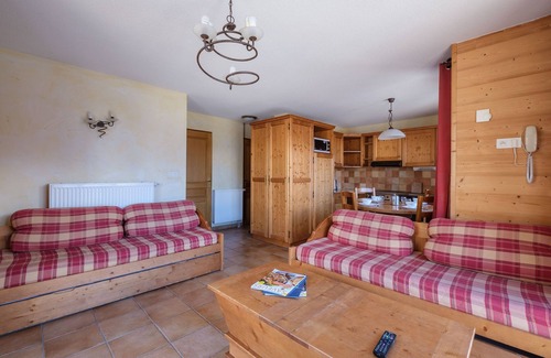 Lanslevillard Condo | Ski aux pieds | Vues imprenables | Piscine + sauna