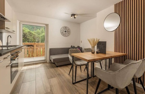 Eben im Pongau House | Family-Friendly Ski & Badeglück at Kesselgrubs Apartments