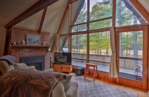 Bartlett House | Cozy Ski Chalet on Saco Near Attitash Resort Awaits!