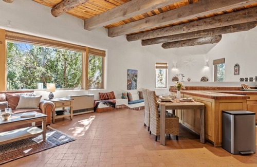 Northeast Santa Fe House | Cozy Circle Dr Casita in North Hills with Stunning Views