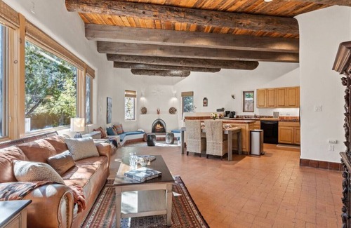 Northeast Santa Fe House | Cozy Circle Dr Casita in North Hills with Stunning Views