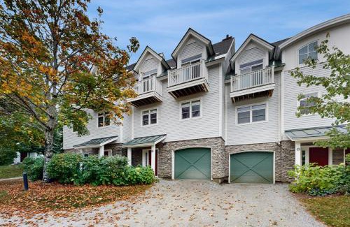 Stratton Mountain Apartment | Ski Happy