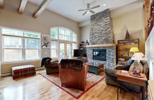 Stratton Mountain Apartment | Ski Happy