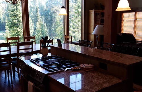 Big Sky Cabin | Experience Ski Heaven: Premium Big Sky Mtn Village Retreat