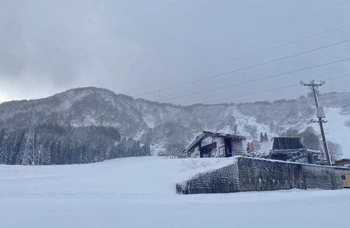 Yuzawa-machi House | Family-Friendly Retreat at SKI House石打ハツカ口スキー場内