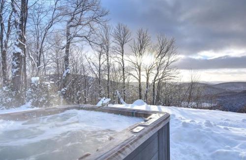 Saint-Faustin-Lac-Carre House | Unwind at Our Ski-in/Car-out Retreat with Sunset Hot Tub