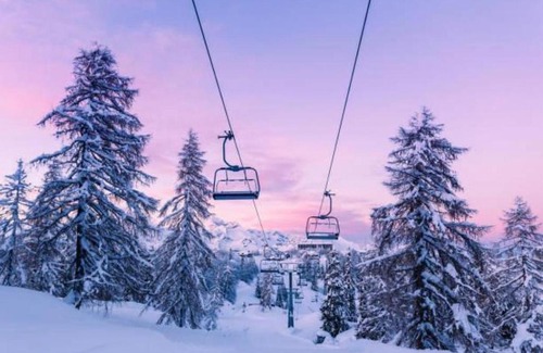 Granby Villa | Unforgettable Ski-In Granby Getaway for Families