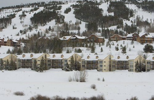 Granby Condo | Cozy Ski In/Out 1-Bedroom with Hot Tub at The Mountainside
