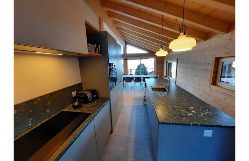 Saint-Pierre-de-Clages Ski Chalet | Idyllic Ski-in/Ski-out Chalet with Scenic Mountain Views