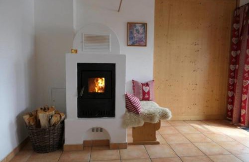 Konigsleiten Apartment | Cozy Ski-In/Ski-Out Dachgeschosswohnung – Guest Rated 9.3