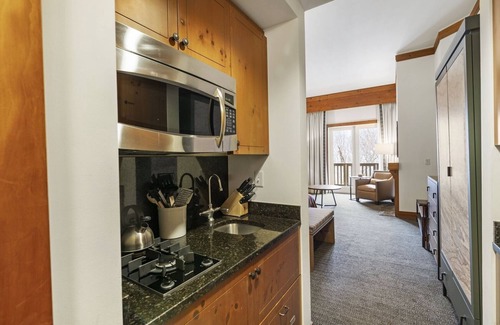 Stowe Area Apartment | Perfect Ski In/Out Studio at Lodge at Spruce Peak