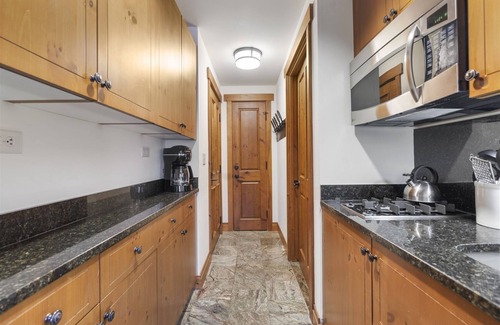 Stowe Area Apartment | Perfect Ski In/Out Studio at Lodge at Spruce Peak