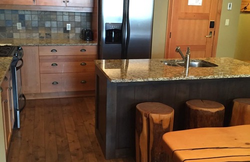 Rossland Condo | Indulge in Slopeside Luxury Penthouse with Hot Tub & Views